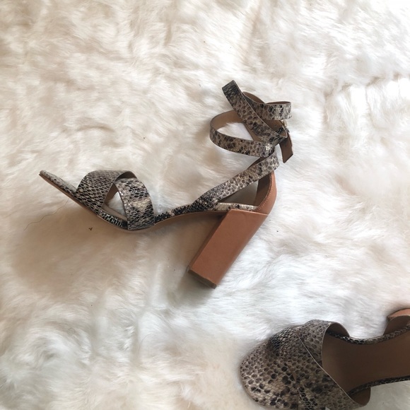 Banana Republic Pella Heeled Sandal Snakeskin - Picture 4 of 6